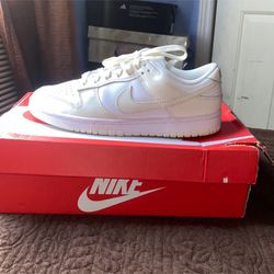 Women’s Nike Dunks
