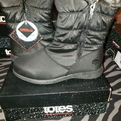Totes Winter Boots  10M