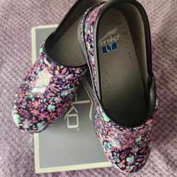 Nursing Shoes 
