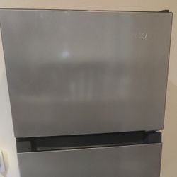Vissani Mini Refrigerator 4.5 cu ft