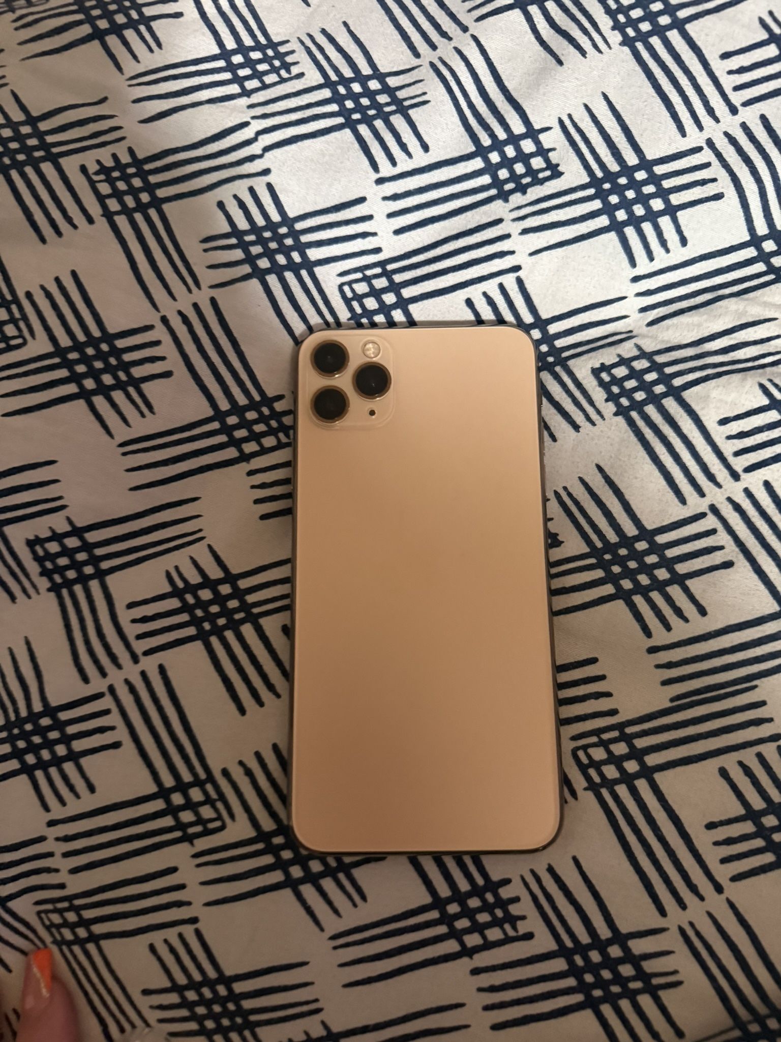 vendo este Iphone 11 Pro Max Si Te Interesa manda un mensaje