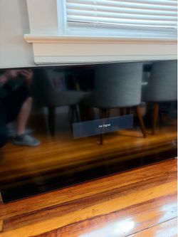Vizio 55 inch  Flat Screen TV with wall mount