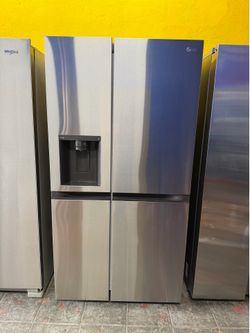Refrigerator samsung 36 wide x 69 tall