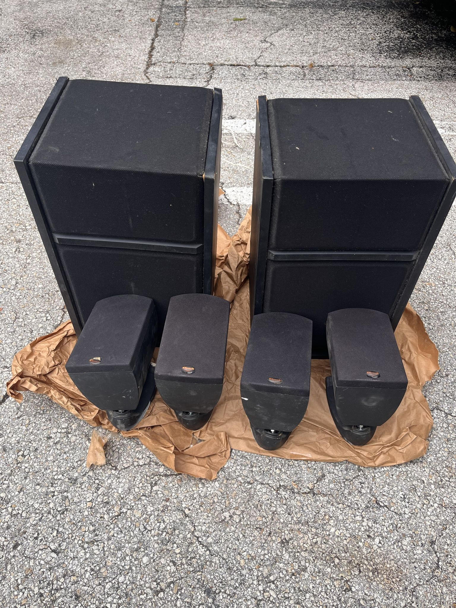 Wall Mounted Klipsch Speakers And Large Bose Speakers And SONY Reciever 