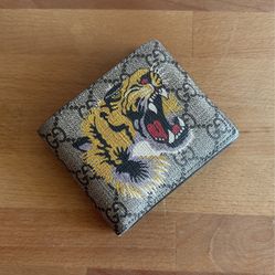 Tiger Print Gucci Supreme Wallet