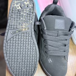 DC Shoe 9 Men