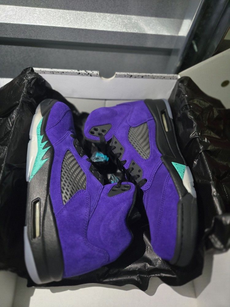 Jordan 5 Alternate Grape
