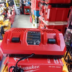 MILWAUKEE M18   CHARGER 