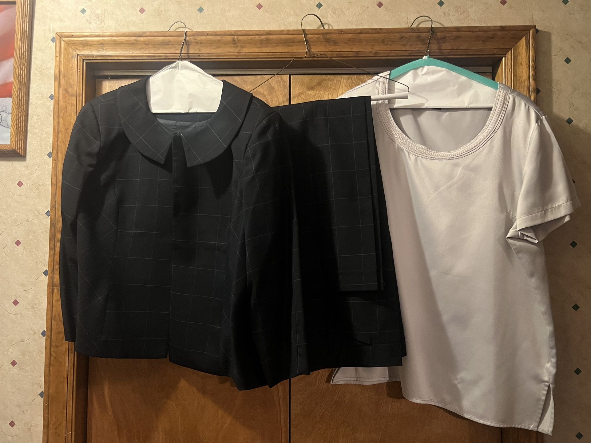 Woman’s Pants 3-piece Outfit