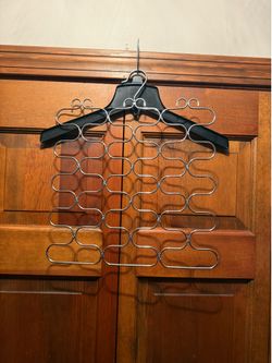 Scarf holder