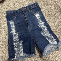 High-Waisted Ripped Denim Shorts Fashion Nova Size 5 (27)