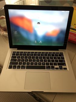 2009/10 MacBook Pro 13 2.26Ghz 4GB 1TB Hard Drive