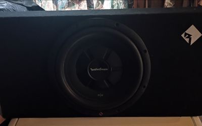 Rockford Fosgate R2 Subwoofer in Enclosure