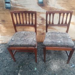 2 Nice Chairs 
