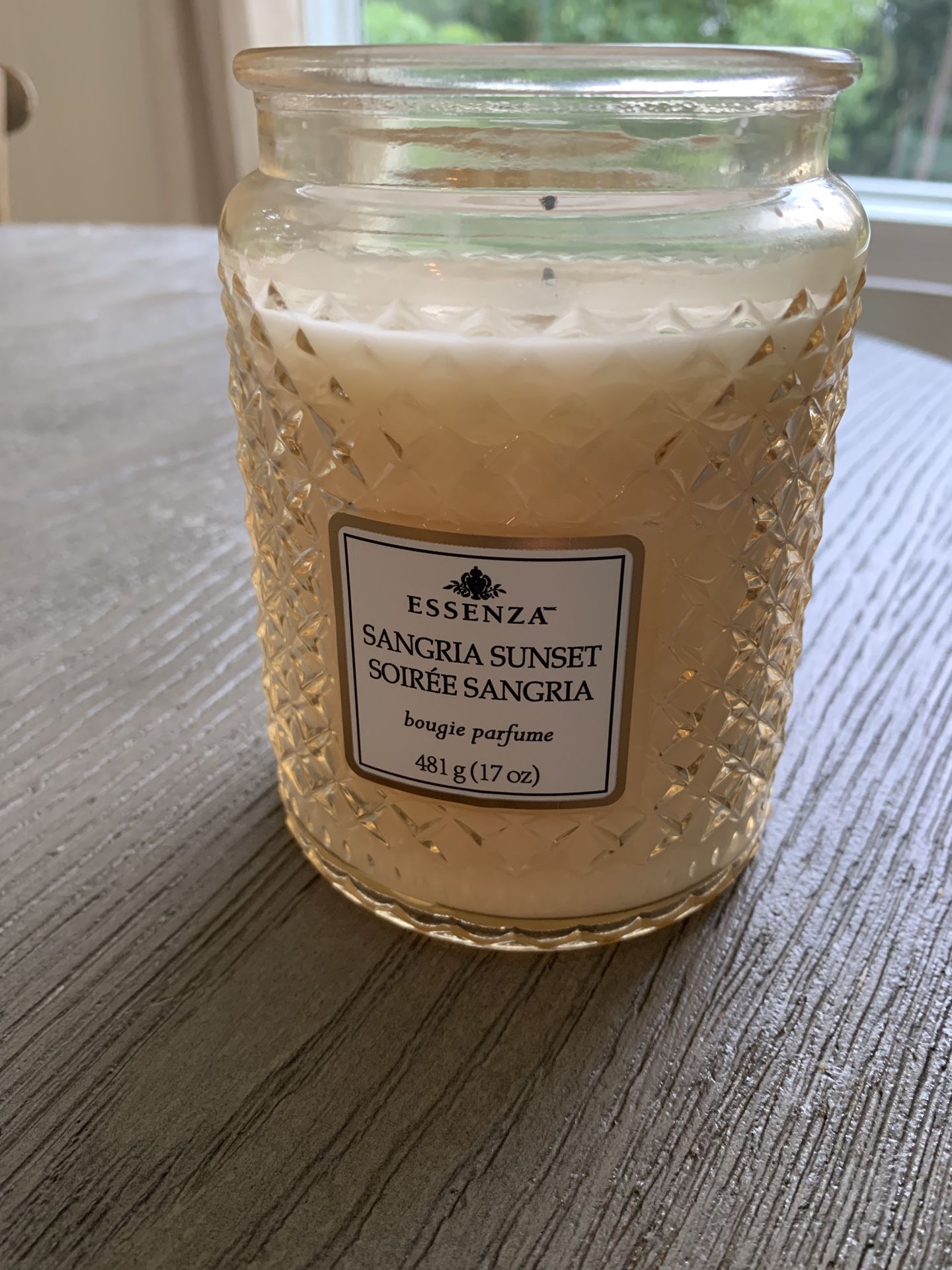 Essenza Candle