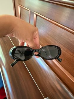 Y2K Black Oval Sunglasses – Chic & Minimalist
