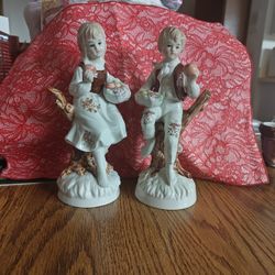 Pair Off Hand painted Porzellan Figurines D