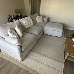 7x10’ Striped Area Rug