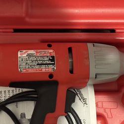 Milwaukee Heavy Duty Corded Impact Wrench Driver  (1/2”) with Carrying Case, Like NEW