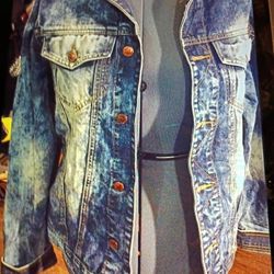 WINCHESTER ORIGINAL JEAN COMPANY ACID WASH JEAN JACKET SIZE MEDIUM