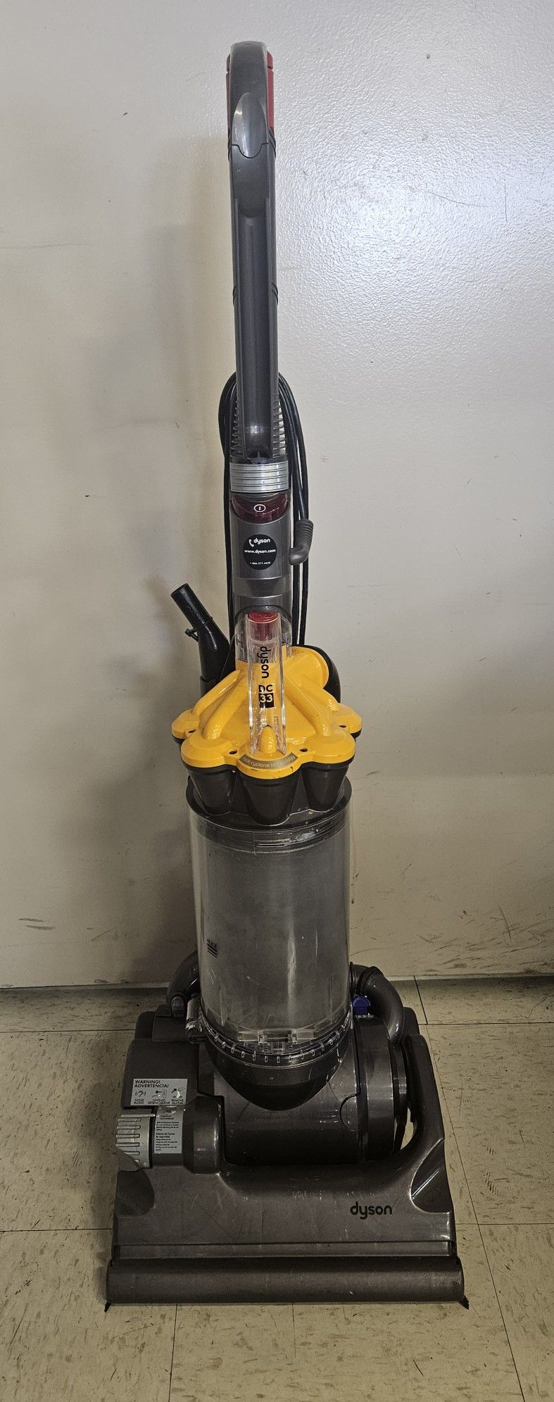 Dyson DC33 Upright Multi-Floor Bagless Vacuum Cleaner 814111-1