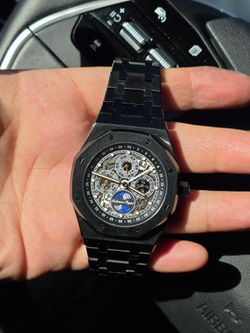 Luxury watch automatic