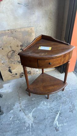 Wooden corner table must pick up tomorrow