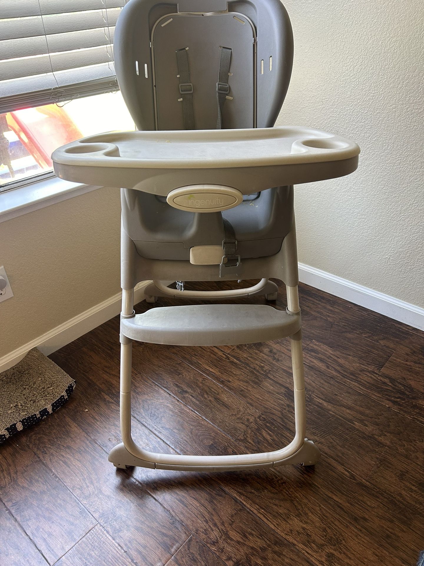 High Chair (Ingenuity)