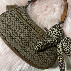 Vintage coach shoulder purse