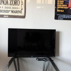 MOVING SALE 32” Roku LED TV