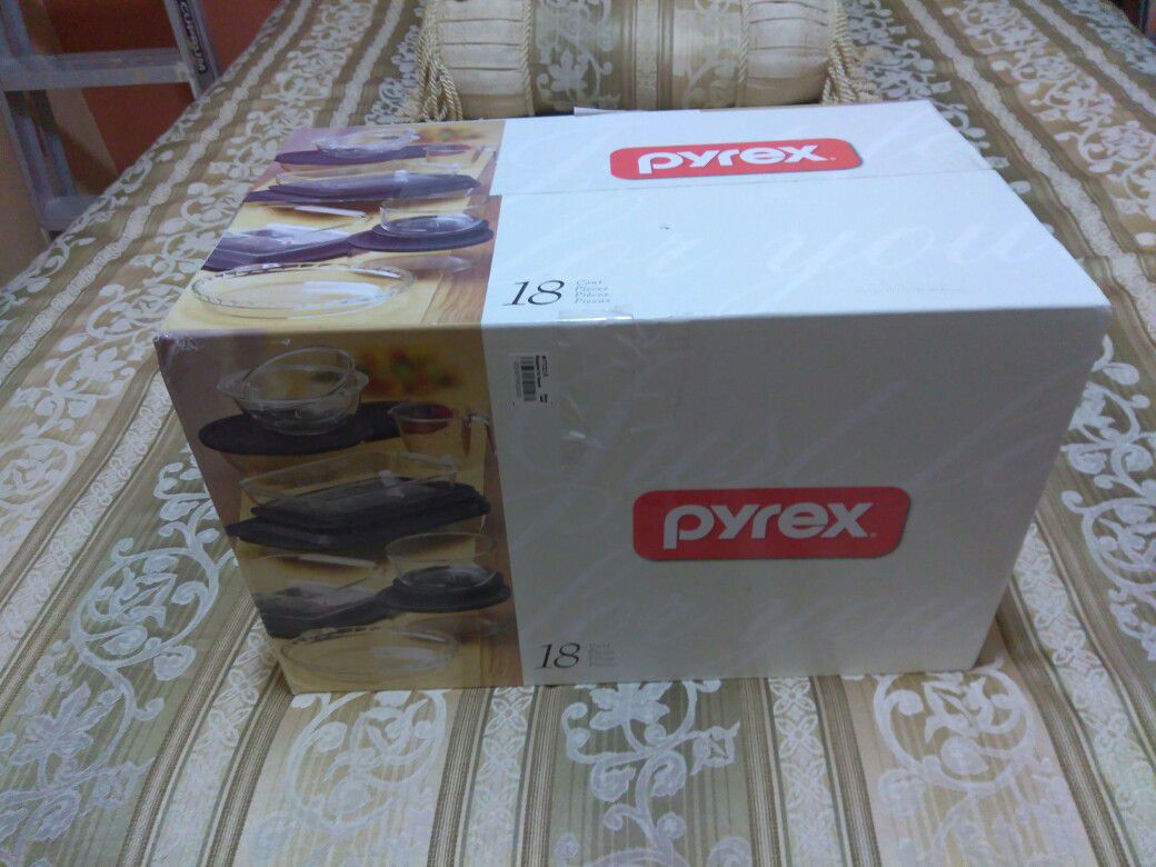 Weddings Pyrex 18 Piece Microwave Cooking Ware. Brand New!
