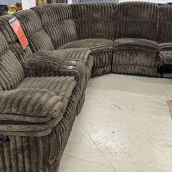 New Large Recliner Sectional 
