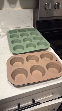 3 Vintage muffin tins