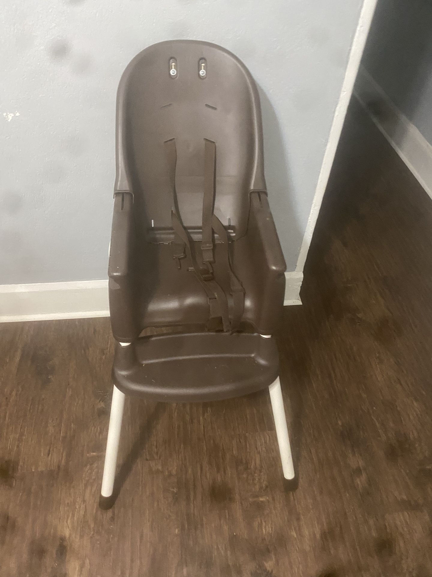 High Chair Read Below!!