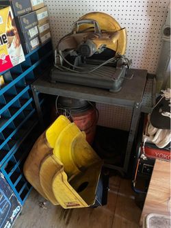 Dewalt saw with vacuum