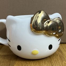 Hello Kitty Gold Bow Mug 