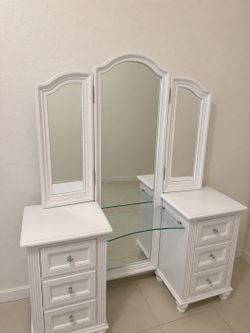 Vanity for sell