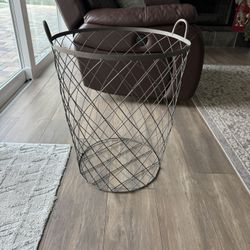 Large Wire Laundry/Toy Basket 