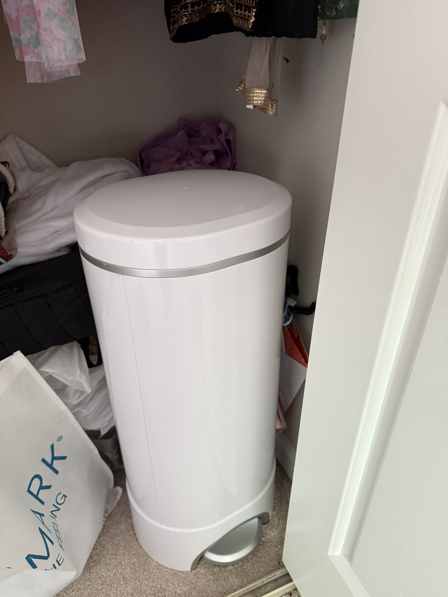 Munchkin Step Diaper Pail