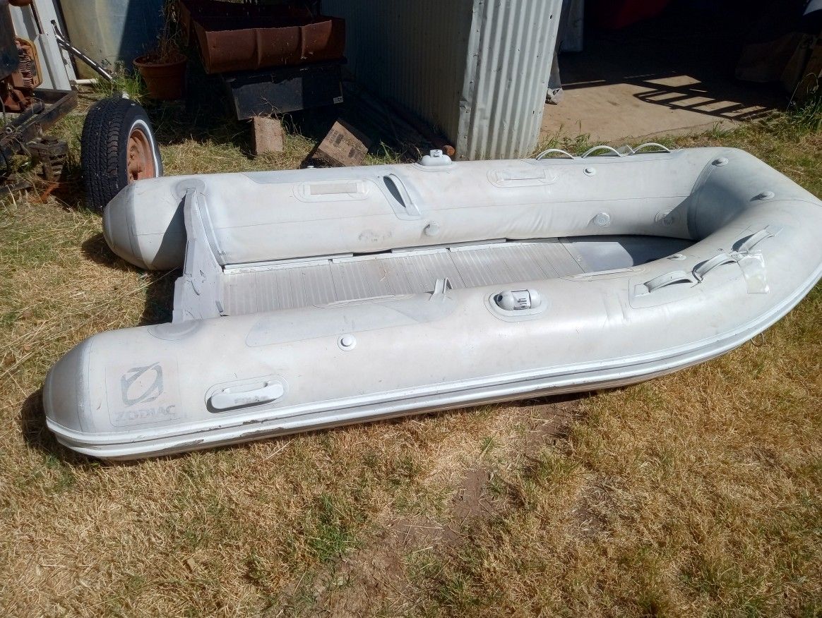 9' Zodiac Raft. Nice Boat. $450