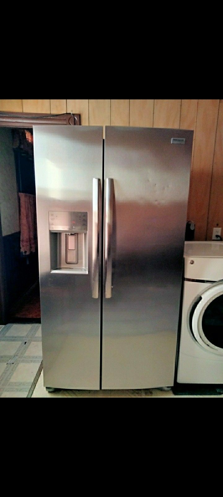 Refrigerator need it out my apartment by may 5/28/2025 must pickup