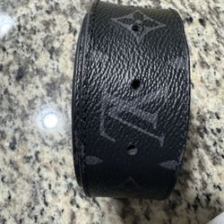 Loui Vuitton Belt 100% Authentic Size 44/110