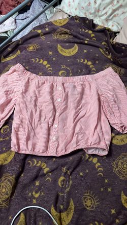 cute forever 21 cropped shirt