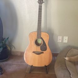 Yamaha Acoustic Guitar 