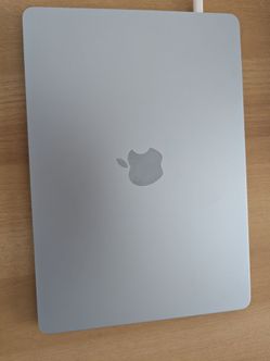MacBook Air 13 inch M4 100% battery life