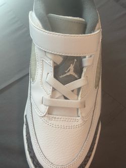 2y boys Jordan shoes