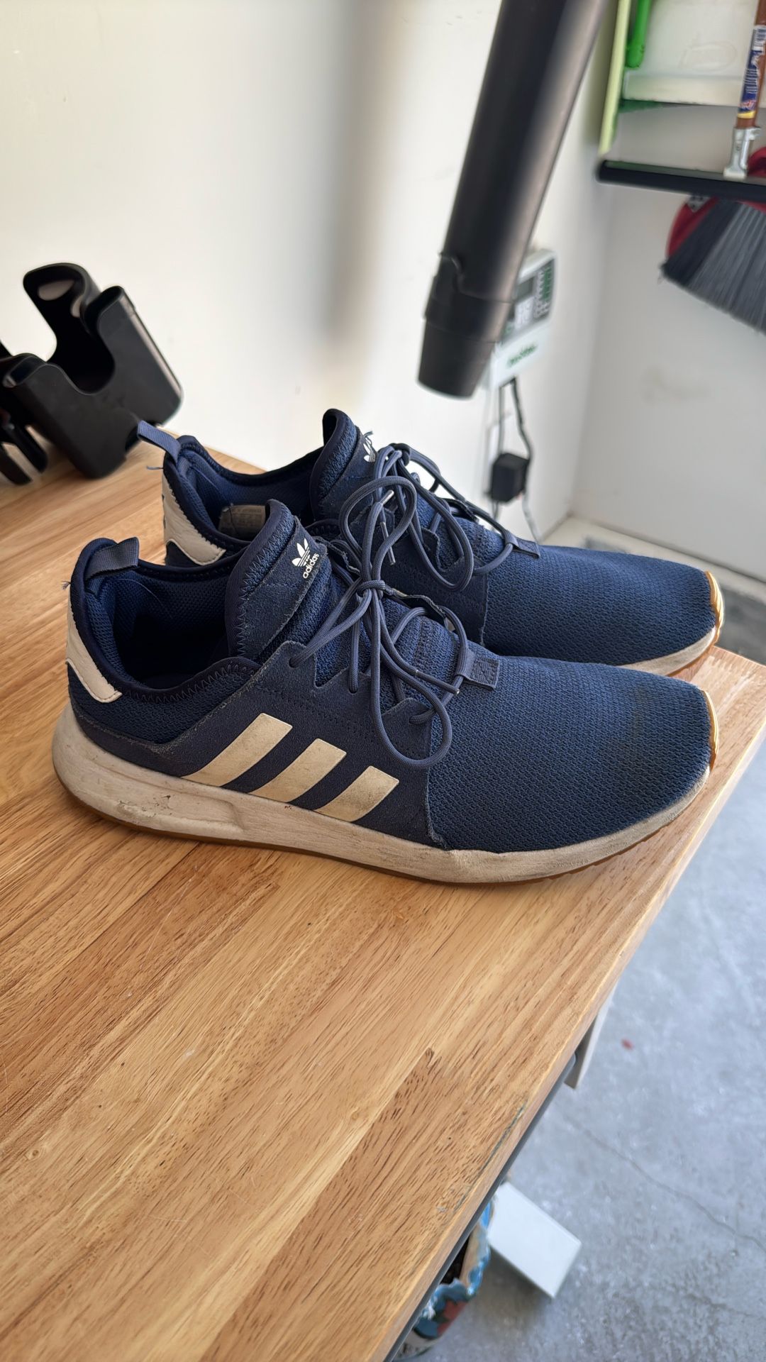 Adidas Men’s Size 10