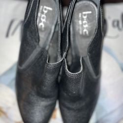 Used Womens B O C Shoes. Size 8.5