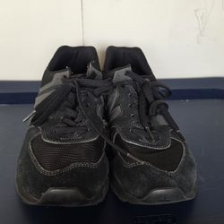 Mens 10.5 New Balance 