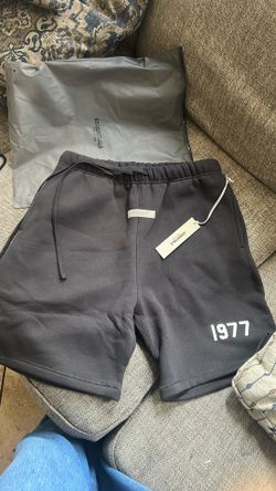 Essentials Short L